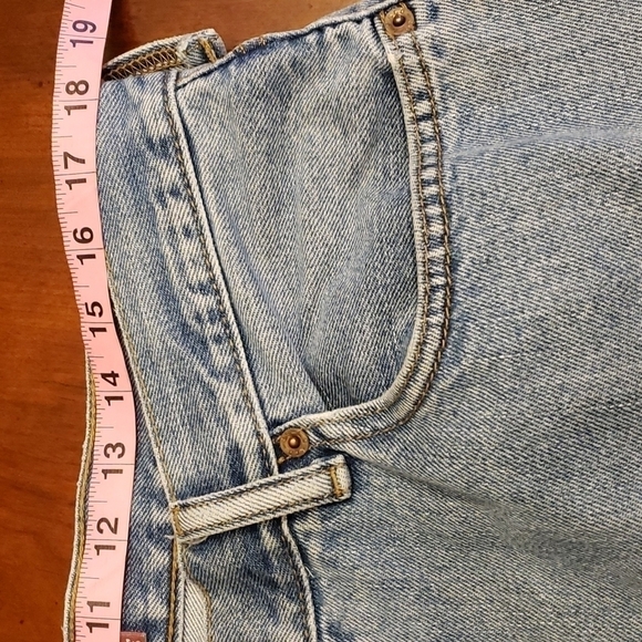 Levi's 560 Comfort Fit 36x30 Distressed - Picture 5 of 15